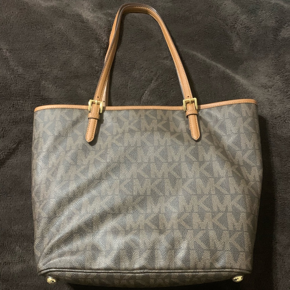 Michael Kors Signature Purse - Picture 4 of 11